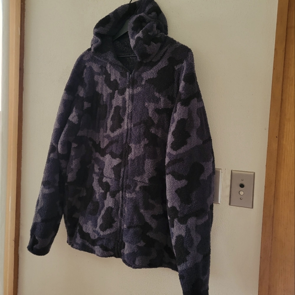 Barefoot Dreams Camo Hoodie- Black and Blue/Grey . NWOT Relaxed Fit XL/XXL NICE! - Picture 8 of 10